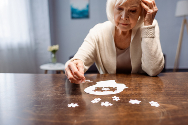 You are currently viewing Why are women more likely to develop Alzheimer’s disease?